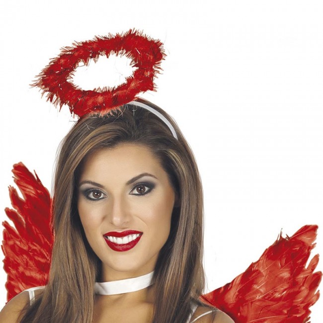 Um desenho animado de uma garota com asas de anjo na cabeça